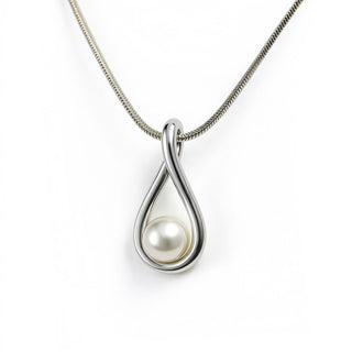 Ava Pearl Necklace